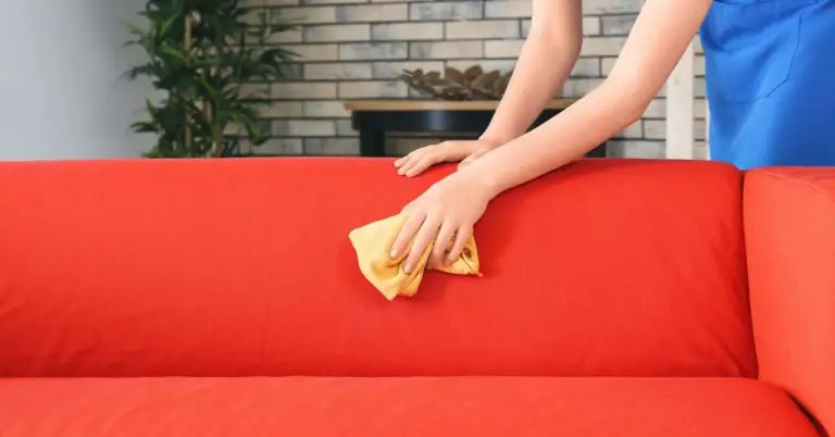 Soffrengöring – Så tvättar du soffan
